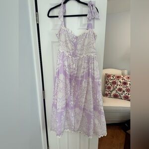Gorgeous lilac Juliet Dunn dress!